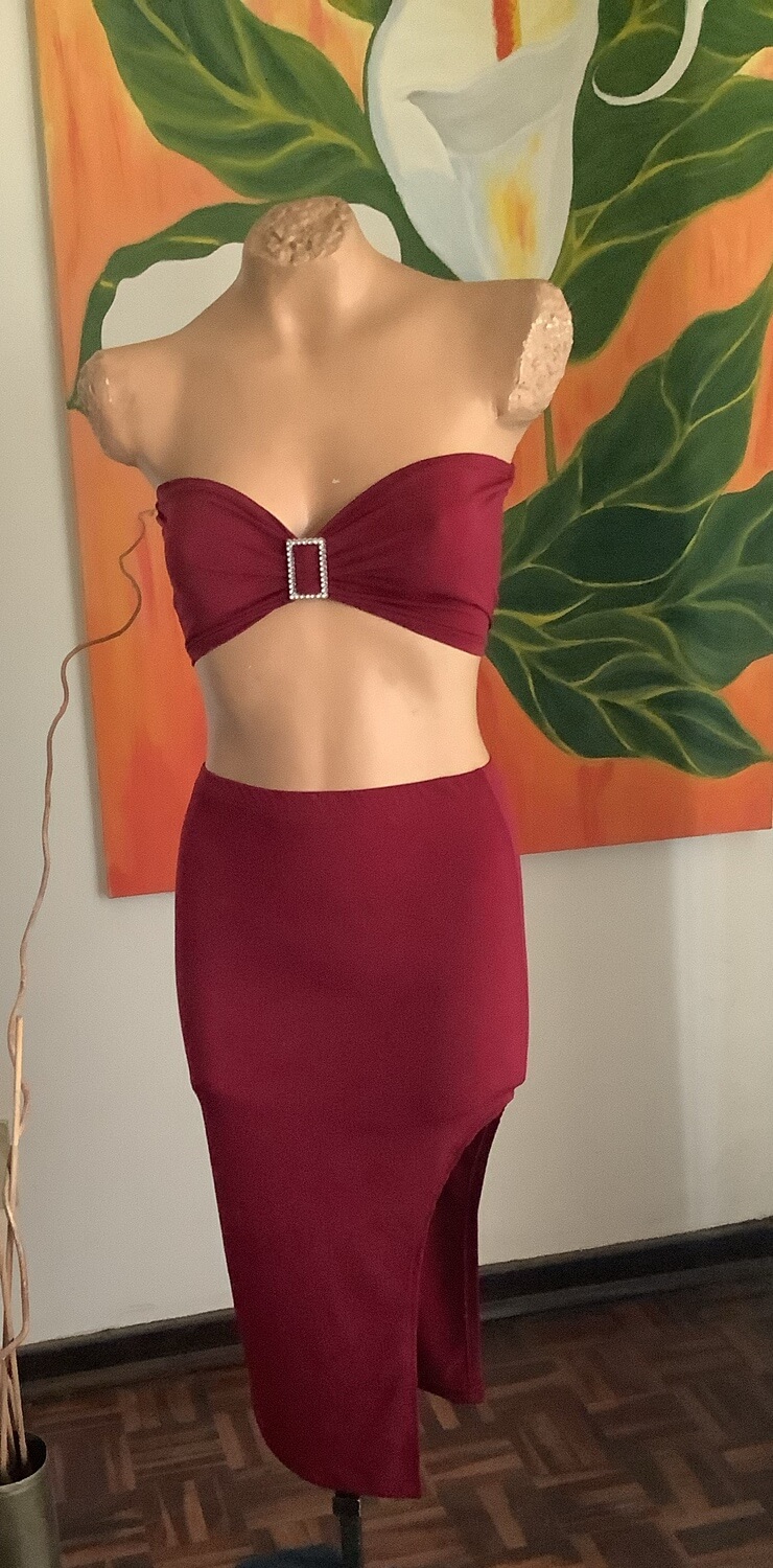 Tutorial and free pdf sewing pattern for beginners for a slit skirt
